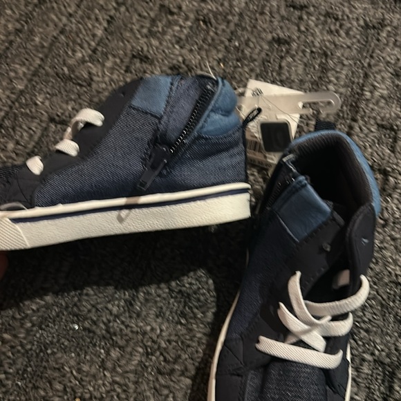 Size 10 ( kids ) sneakers ! - Picture 4 of 4